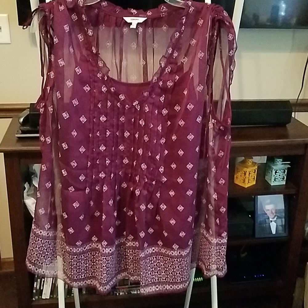 Sleeveless peasant blouse